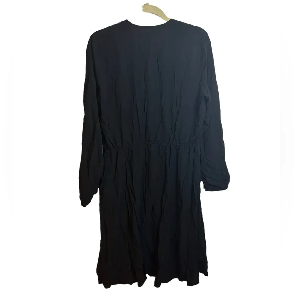 NWT OLD NAVY LONG SLEEVE VNECK DRESS - Image 2