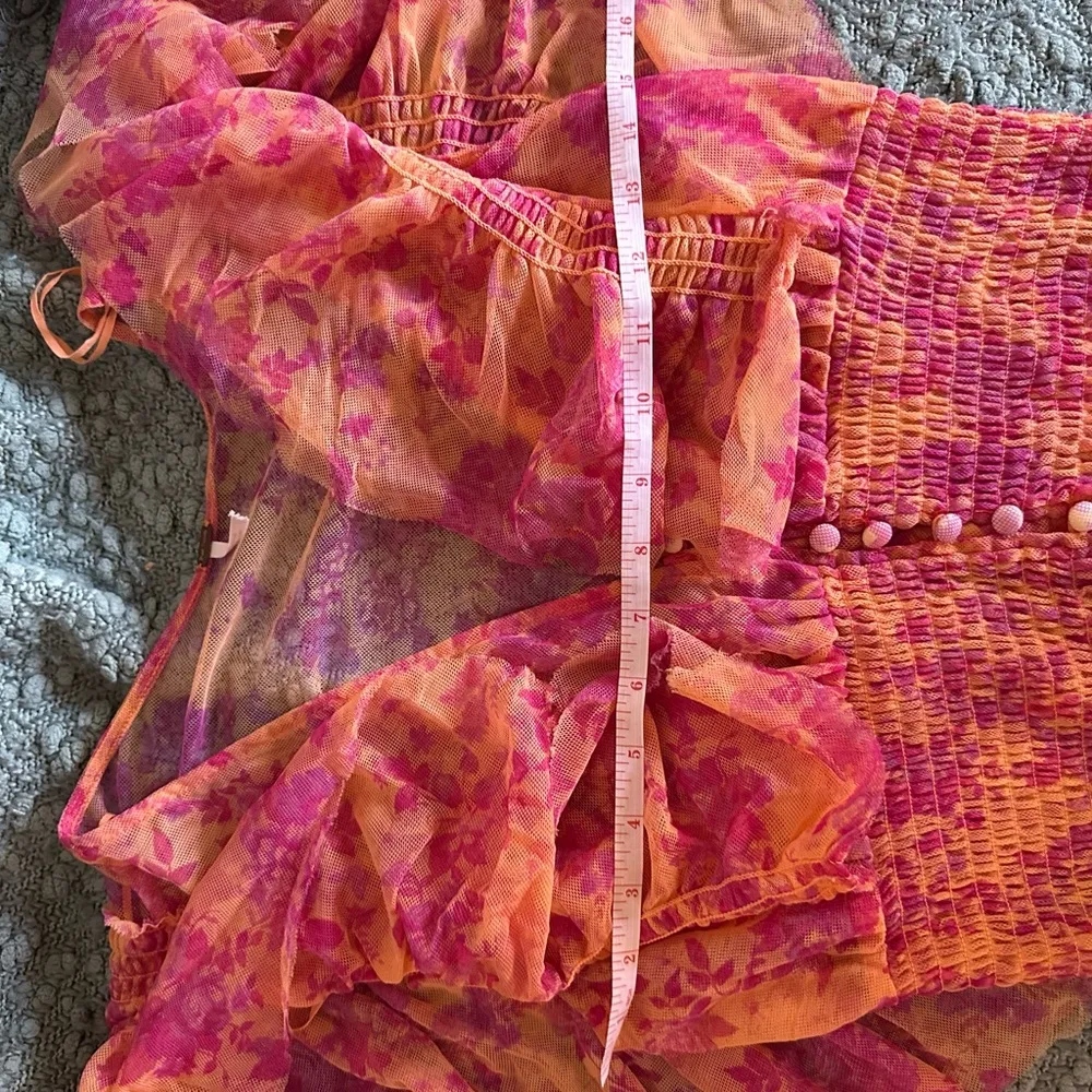 Free People floral ruched blouse with ruffle sleeves and button bodice - Image 6