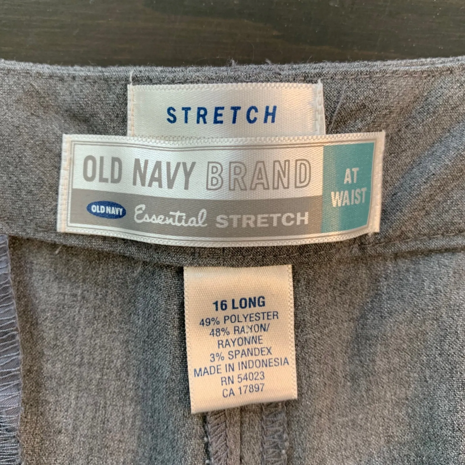 Old Navy Essential Stretch Gray Wide Leg Dress Pants Womens 16 Long At Waist - Image 3