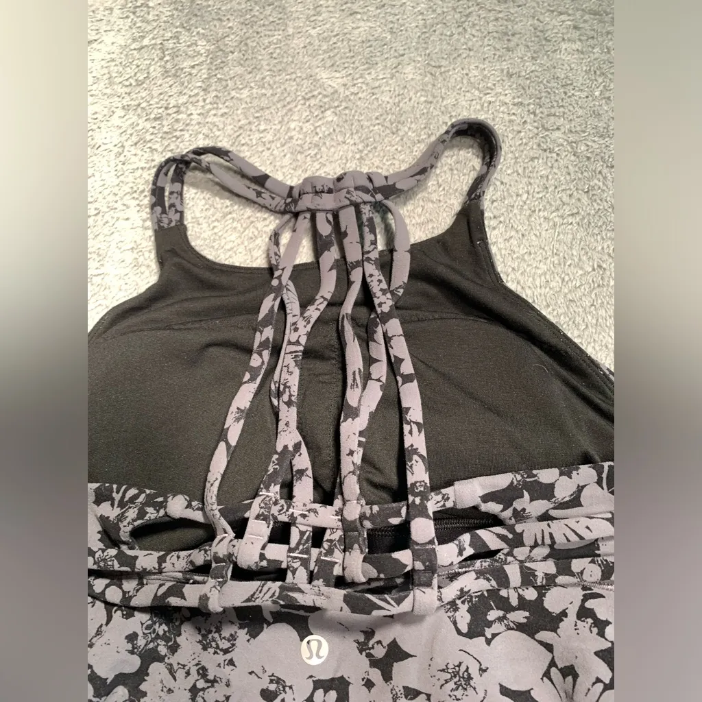 Lululemon floral tank top with built in bra 8 - Image 5