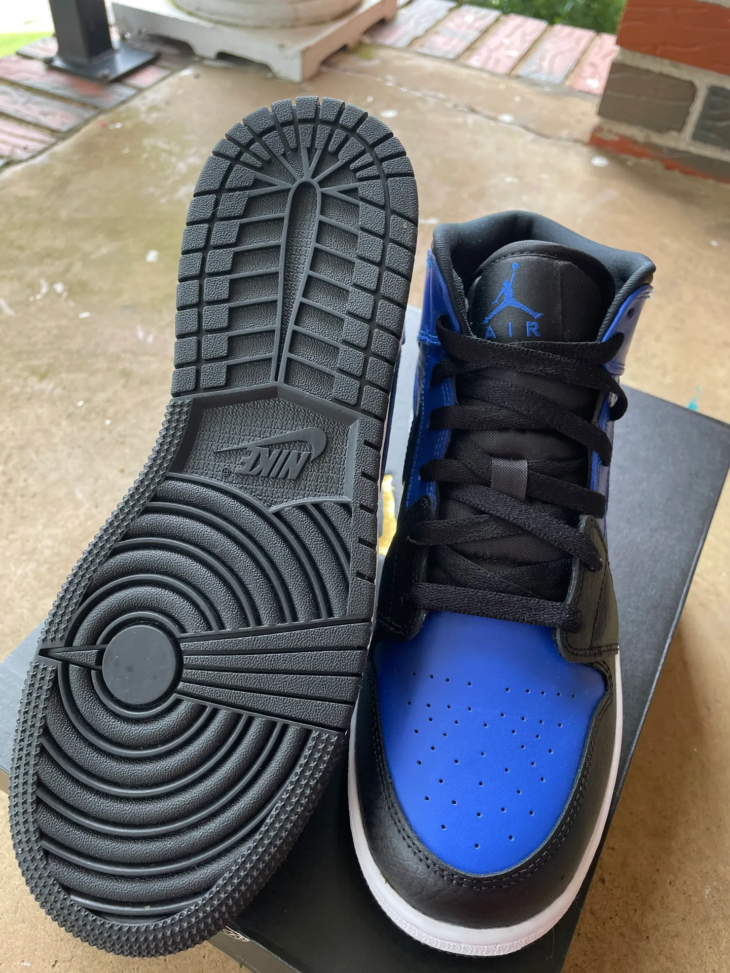 Jordan 1 Retro “Hyper Royal” mid - Image 3
