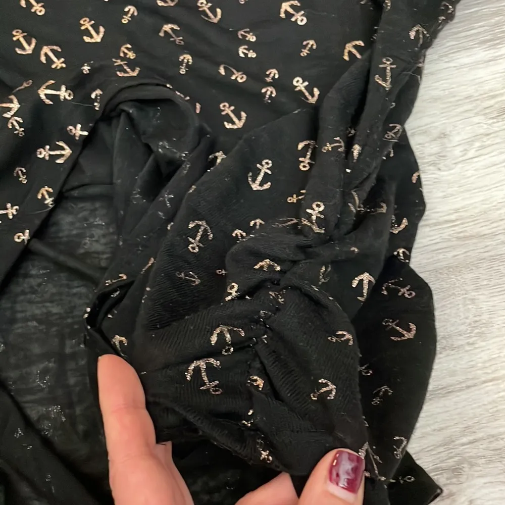 Rouge Collection Black with Shimmery Gold Anchor Print Lightweight Women's Tee Size 3X - Image 6