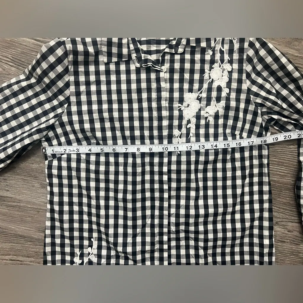 Croft & Barrow Black and White Plaid women’s Shirt size S 3/4 sleeves - Image 9