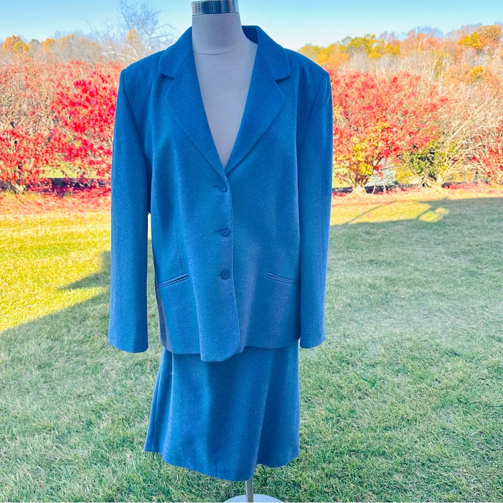 Triona Design 90’s Vintage High Waisted 100% Wool Plus Size Skirt & Blazer Suit Purple - Image 5