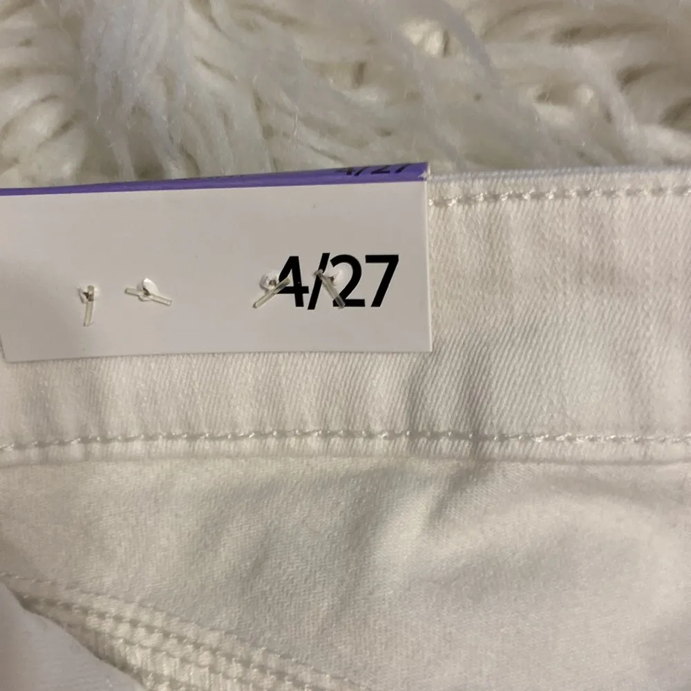 Jessica Simpson Rolled Crop Skinny White Jeans size 4 inseam 27” brand new - Image 8