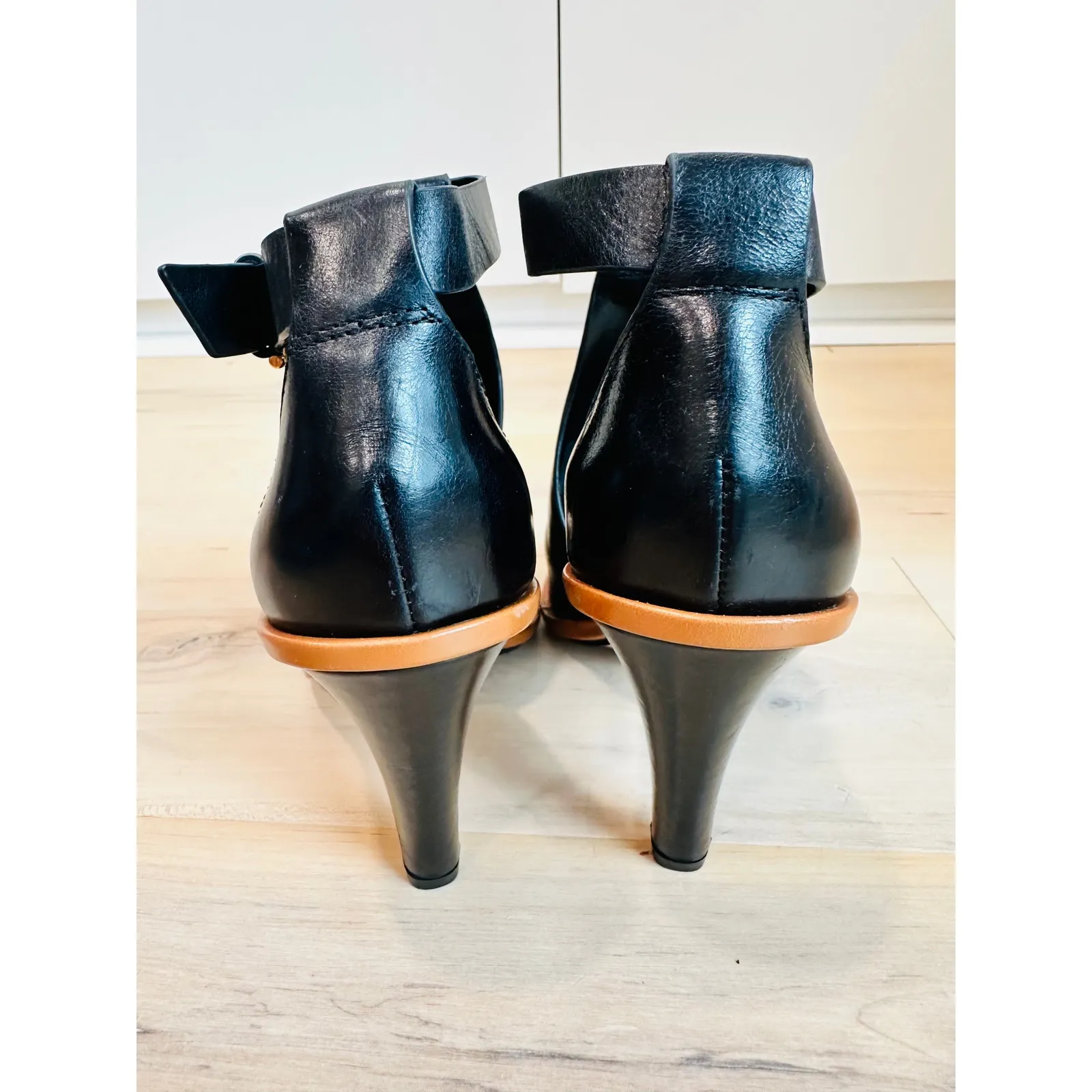 Vince Camuto Frasper Heeled Sandals Size 7.5 Black Peeptoe cut out NWOB - Image 7