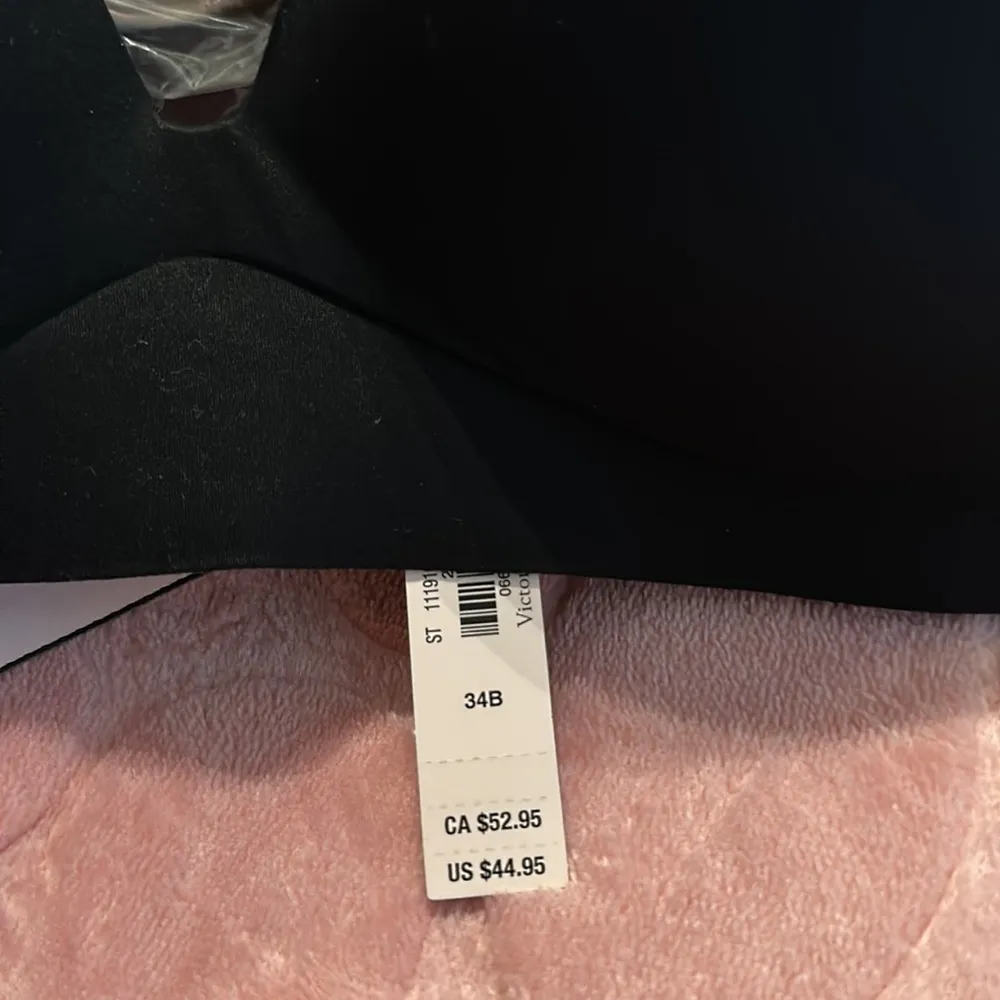 INCREDIBLE BY VICTORIA’S SECRET
Wireless‎ Push-Up Bra - Image 9