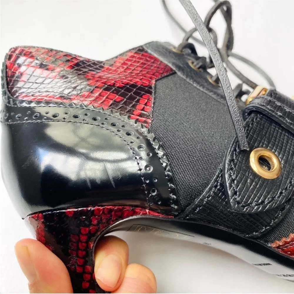 Burberry Black/Brown Python and Leather
Buckle Ankle booties NEW - Image 11