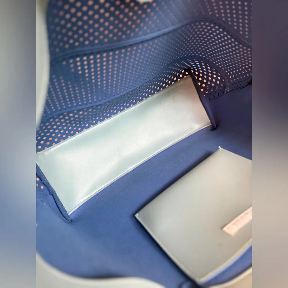 Kenneth Cole Reaction Blue Large Tote Bag - Image 6