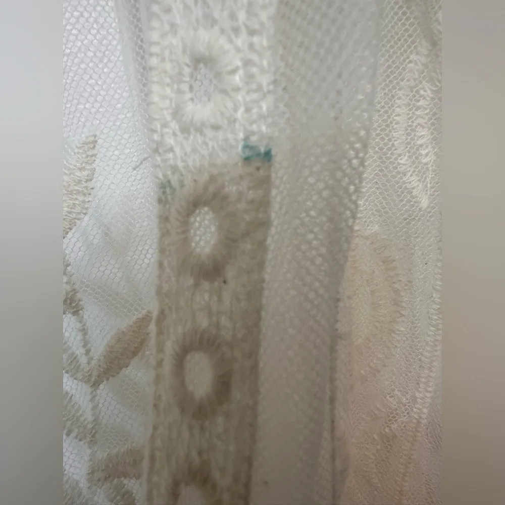 Dizzy Lizzy long mesh lace embroidered kimono off white - Image 7