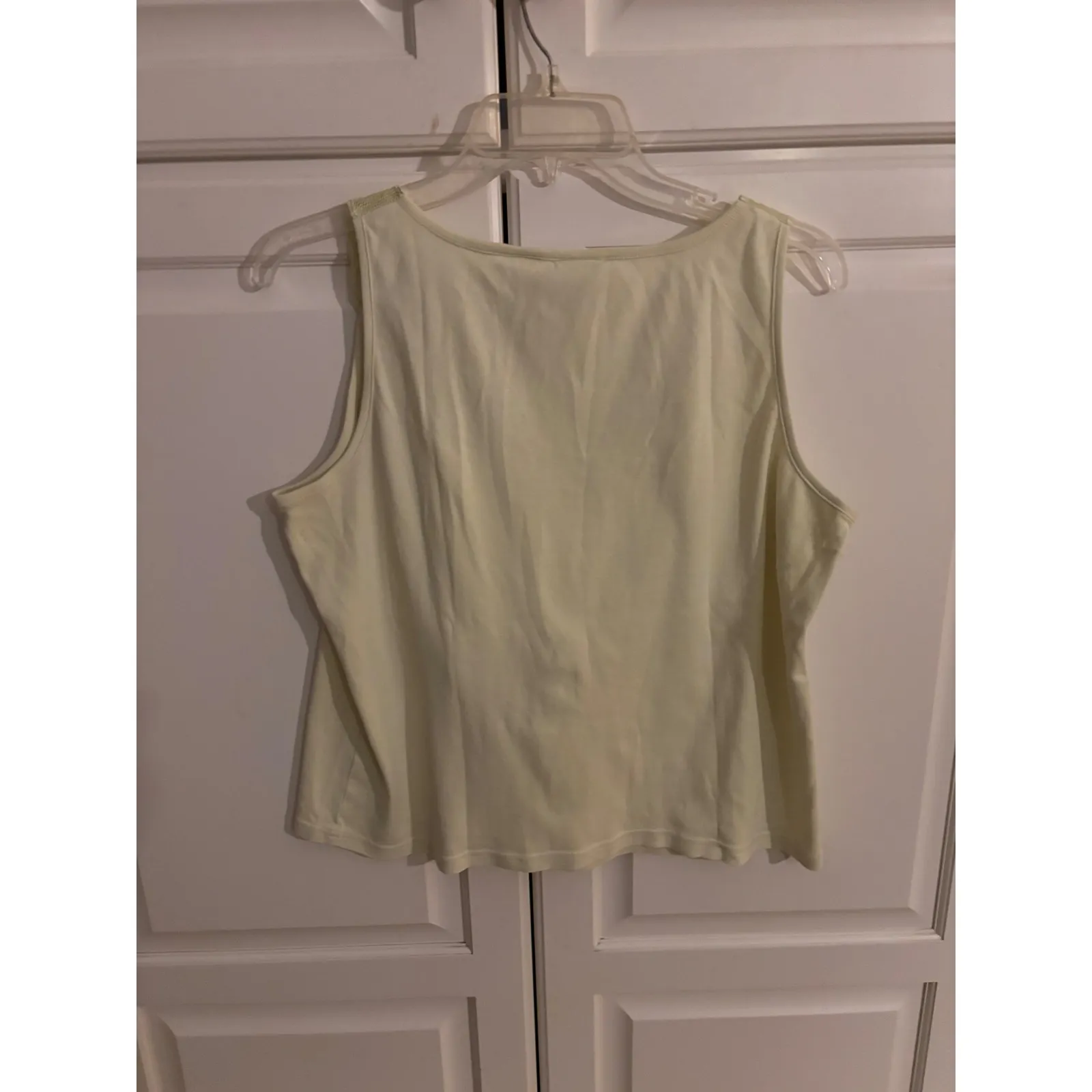 Emma James Women's Light Yellow Lace Trim V Neck Sleeveless Tank Top Size XL - Image 4