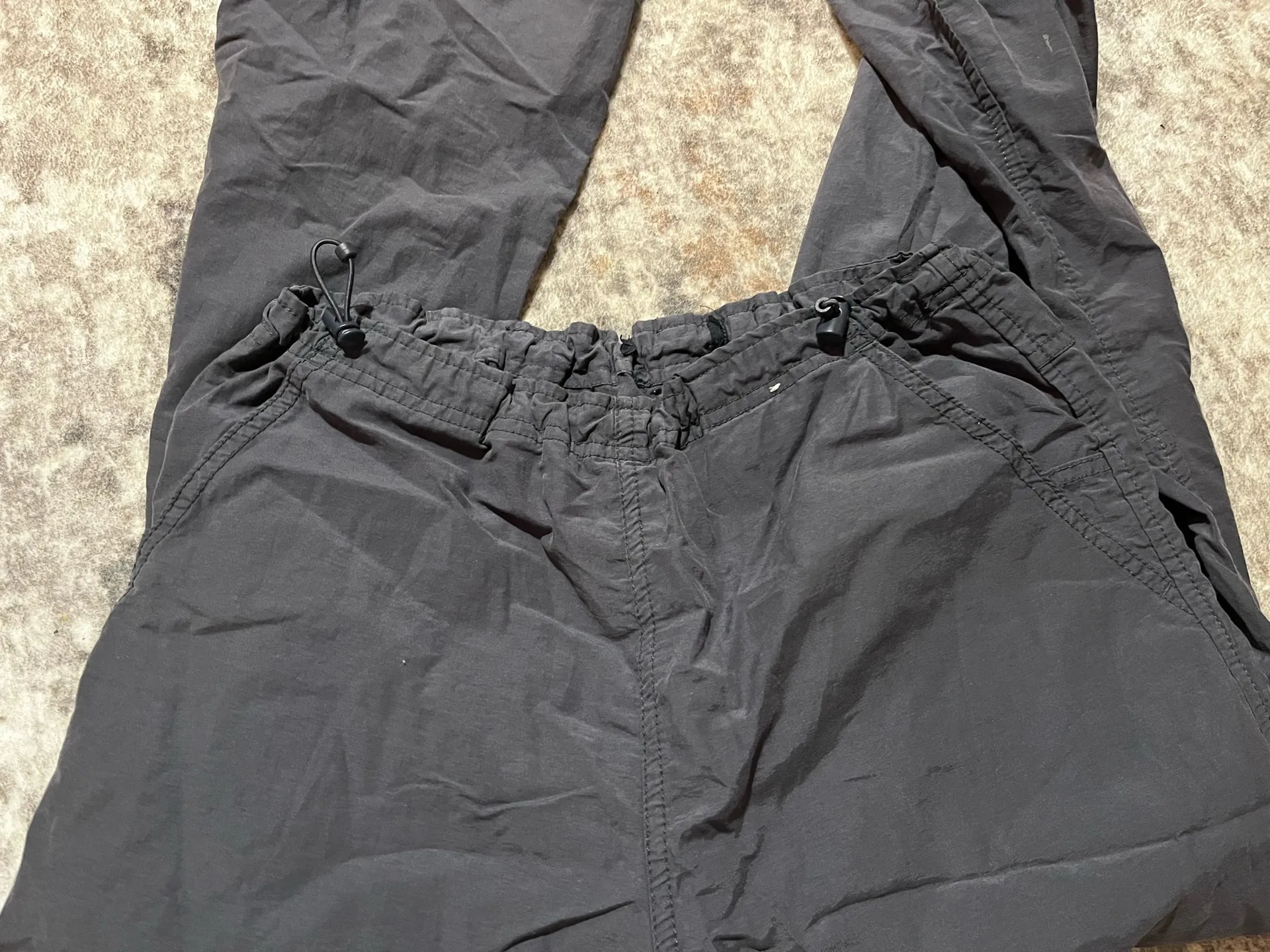 Aeropostale Grey Parachute Cargo Pants - Image 2