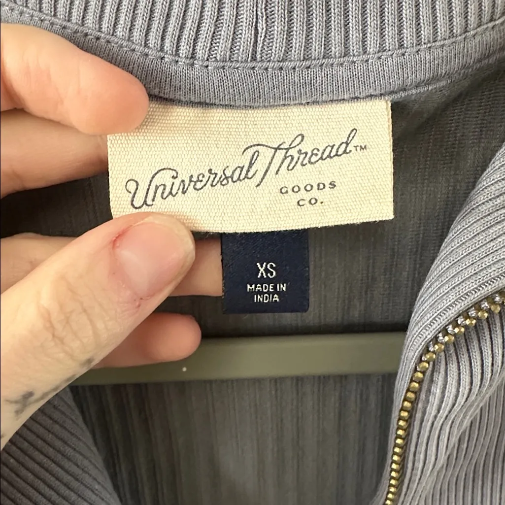 Universal‎ Thread Half-Zip Ribbed Pullover - Image 3