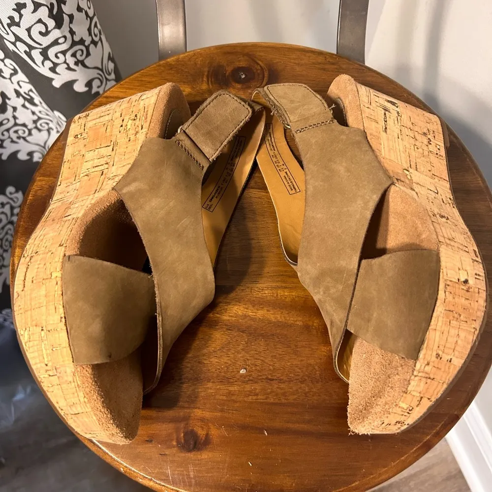 Clarks suede wedge sandals 7 - Image 4