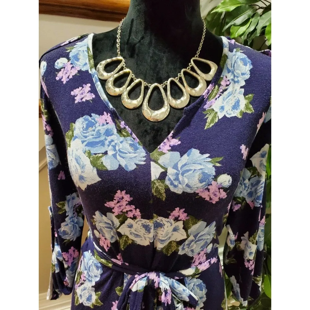 Everly Grey Women Blue Floral Rayon Long Sleeve V - Image 2