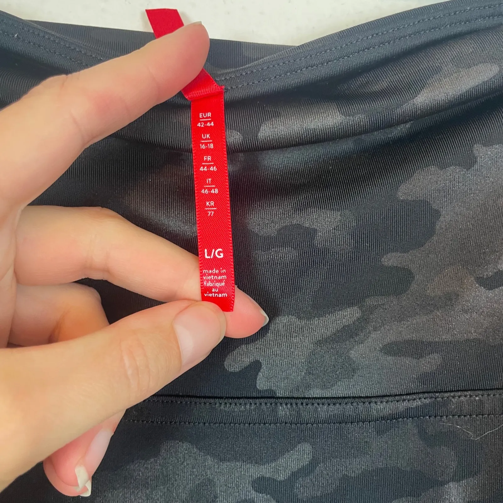 SPANX High Waisted Look at Me Now Seamless Leggings Black Camo‎ Size Large L - Image 7