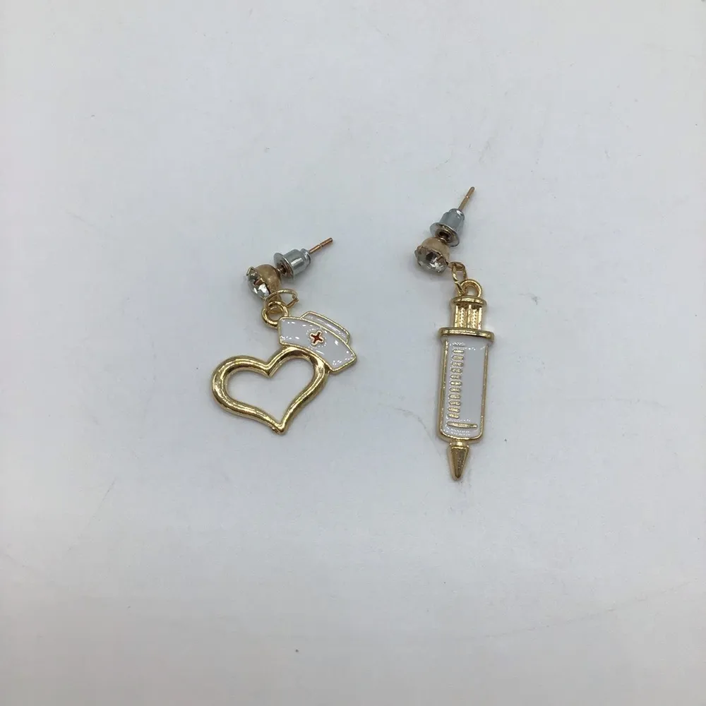 NEW syringe&nurse heart hat asymmetrical earrings White - Image 2