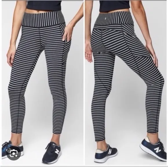 Athleta contender high rise striped leggings with pockets small - Image 2