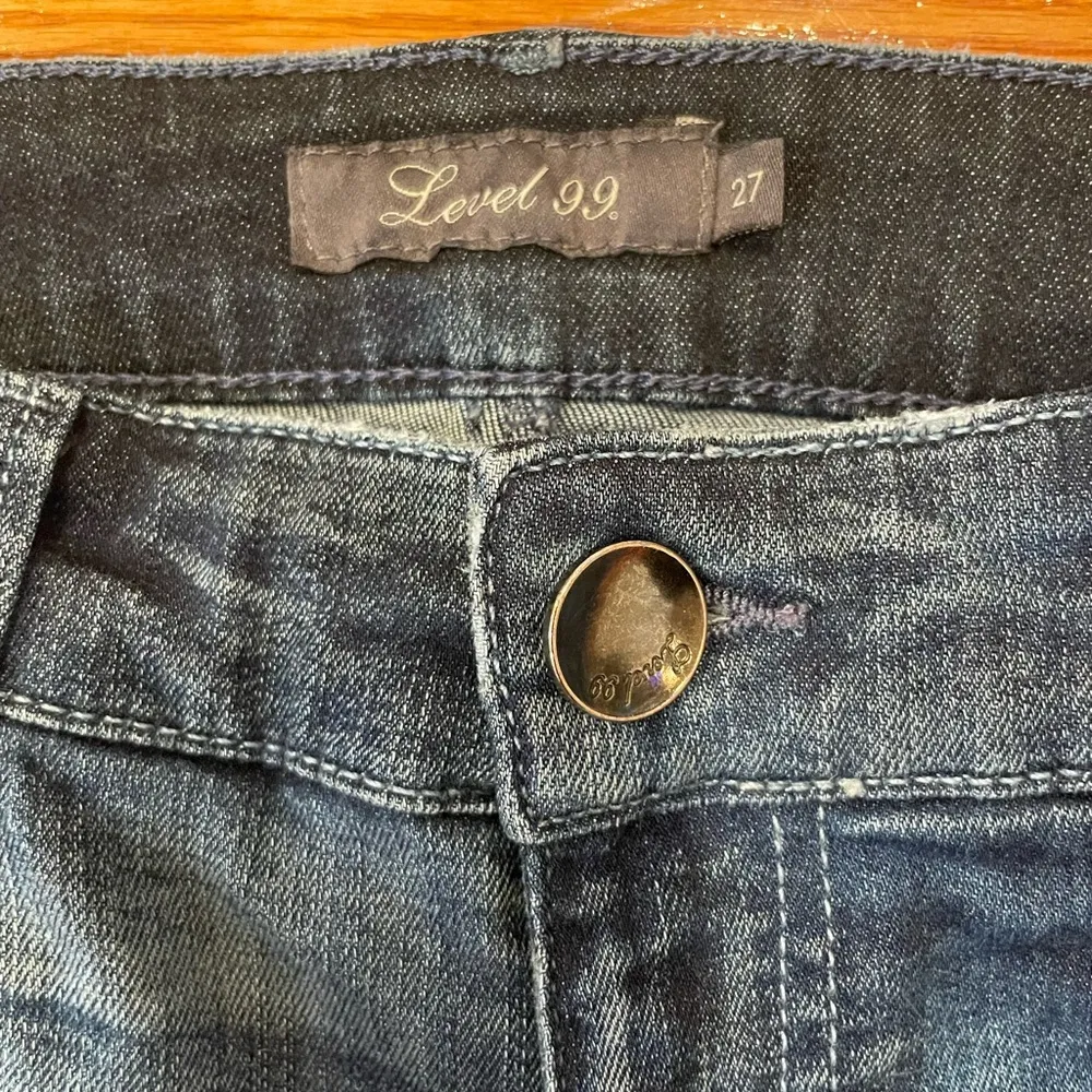 Level 99 dark wash skinny jeans Size 27 - Image 2