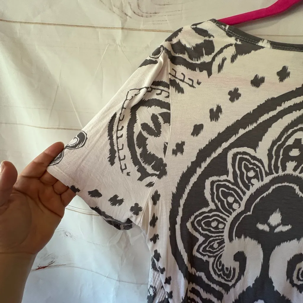 INC International Concepts Women's Black and White Blouse size 2X - Image 4