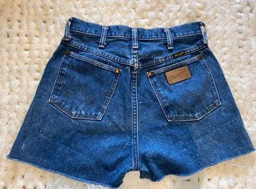 Wrangler Distressed Vintage Shorts - Image 2