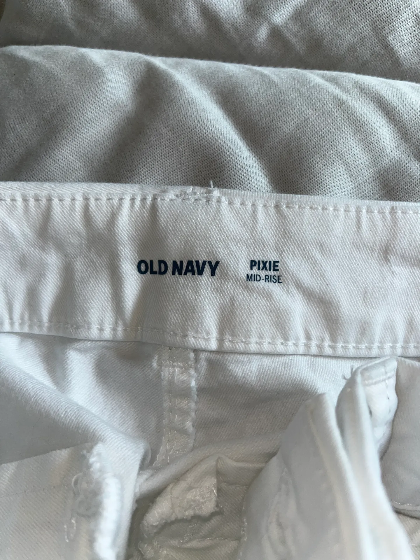 Old Navy White Pixie Pants  - Image 3