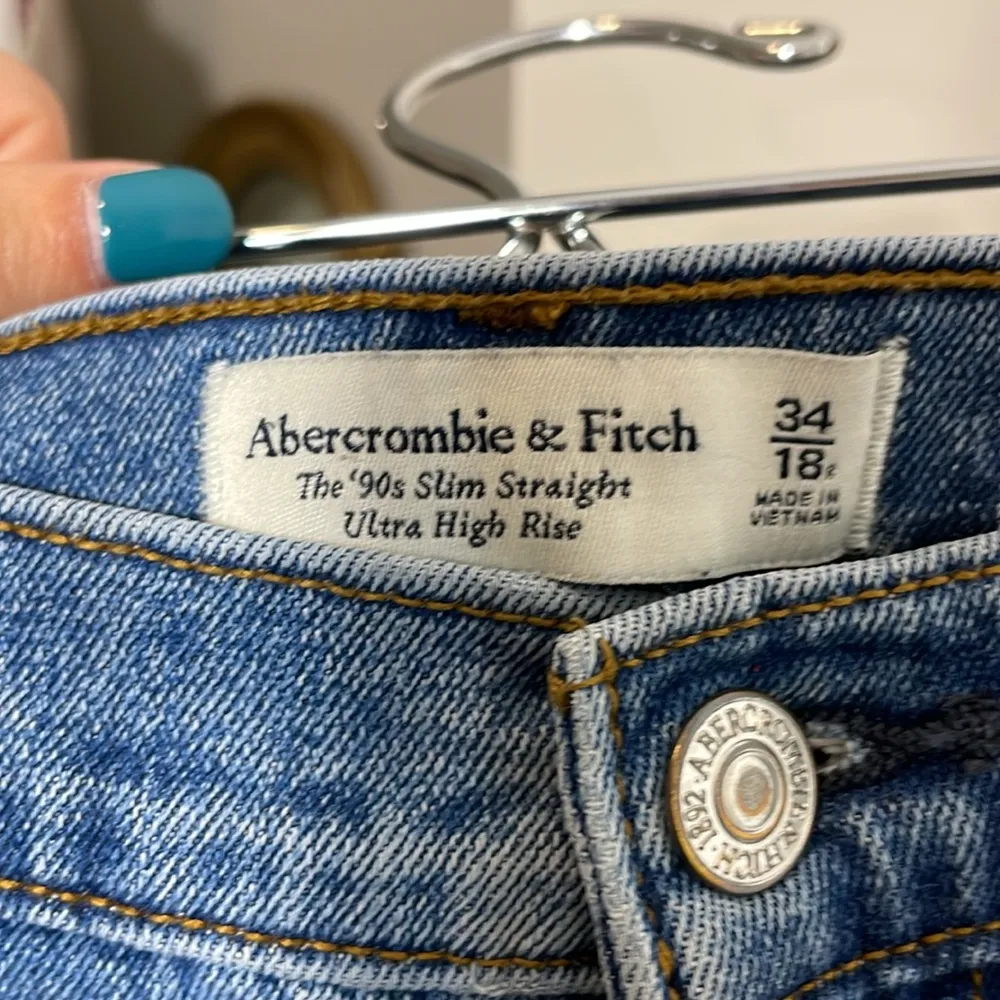 Abercrombie 90s slim straight ultra high rise jeans - Image 2