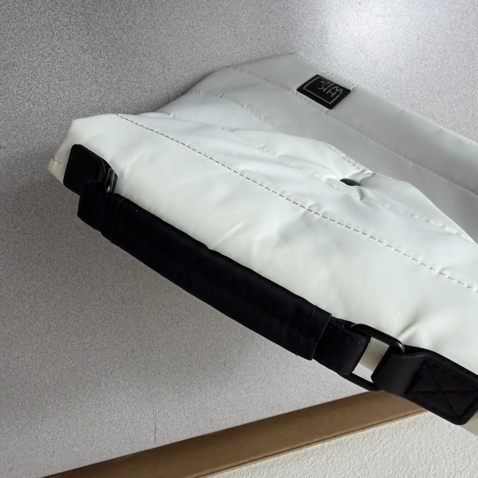 HKWP Crossbody Bag Purse White Puffer Envelope Snap Clutch Handle *No Strap* - Image 8