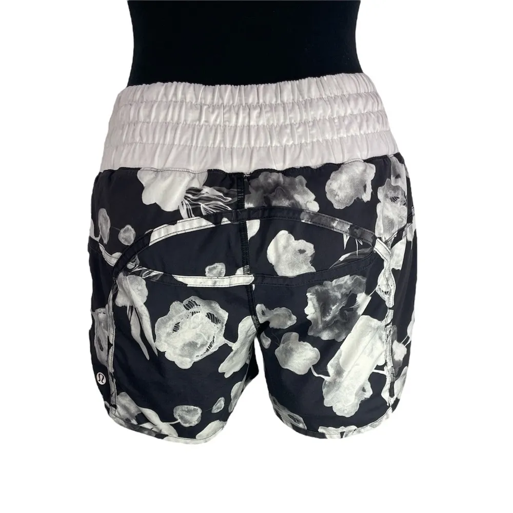 Inky floral print running short 3” waist band tracker short II 2 way stretch - Image 2
