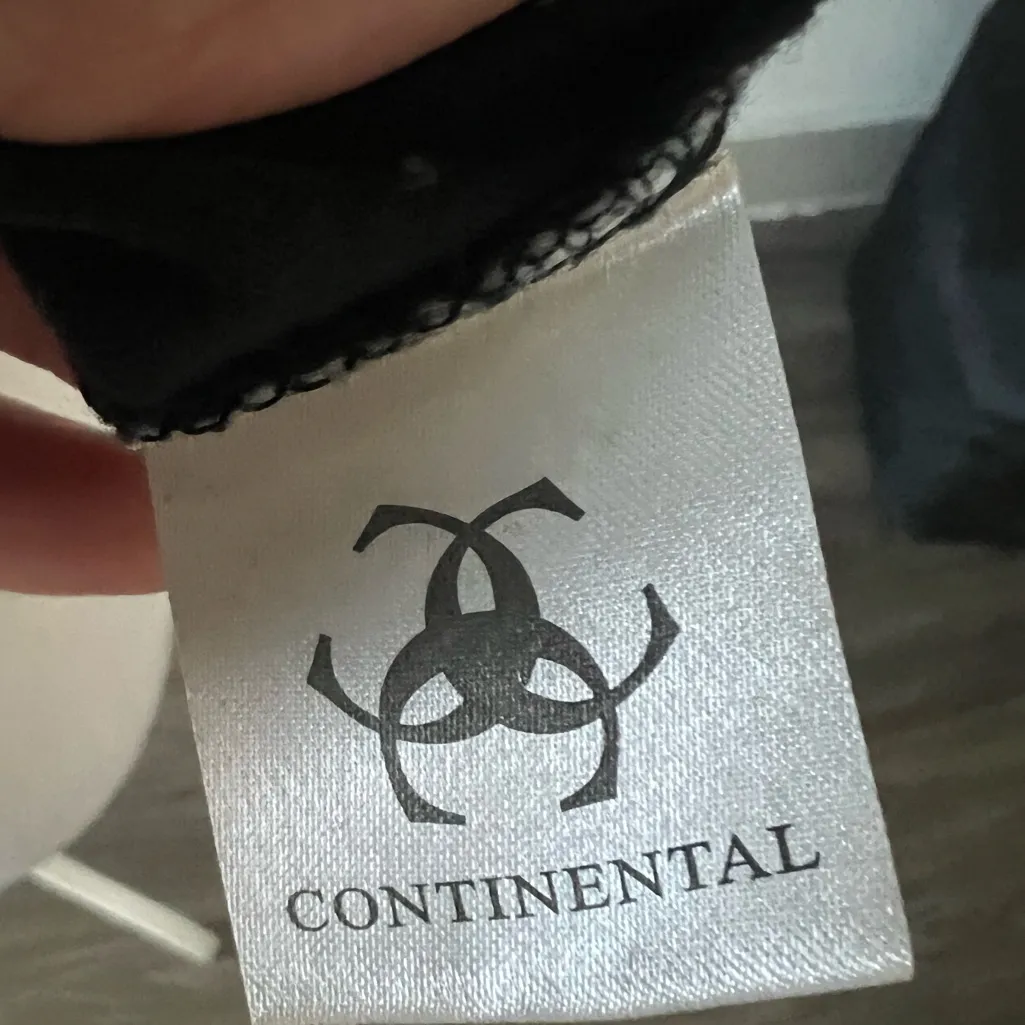 THE CURE T - Image 6