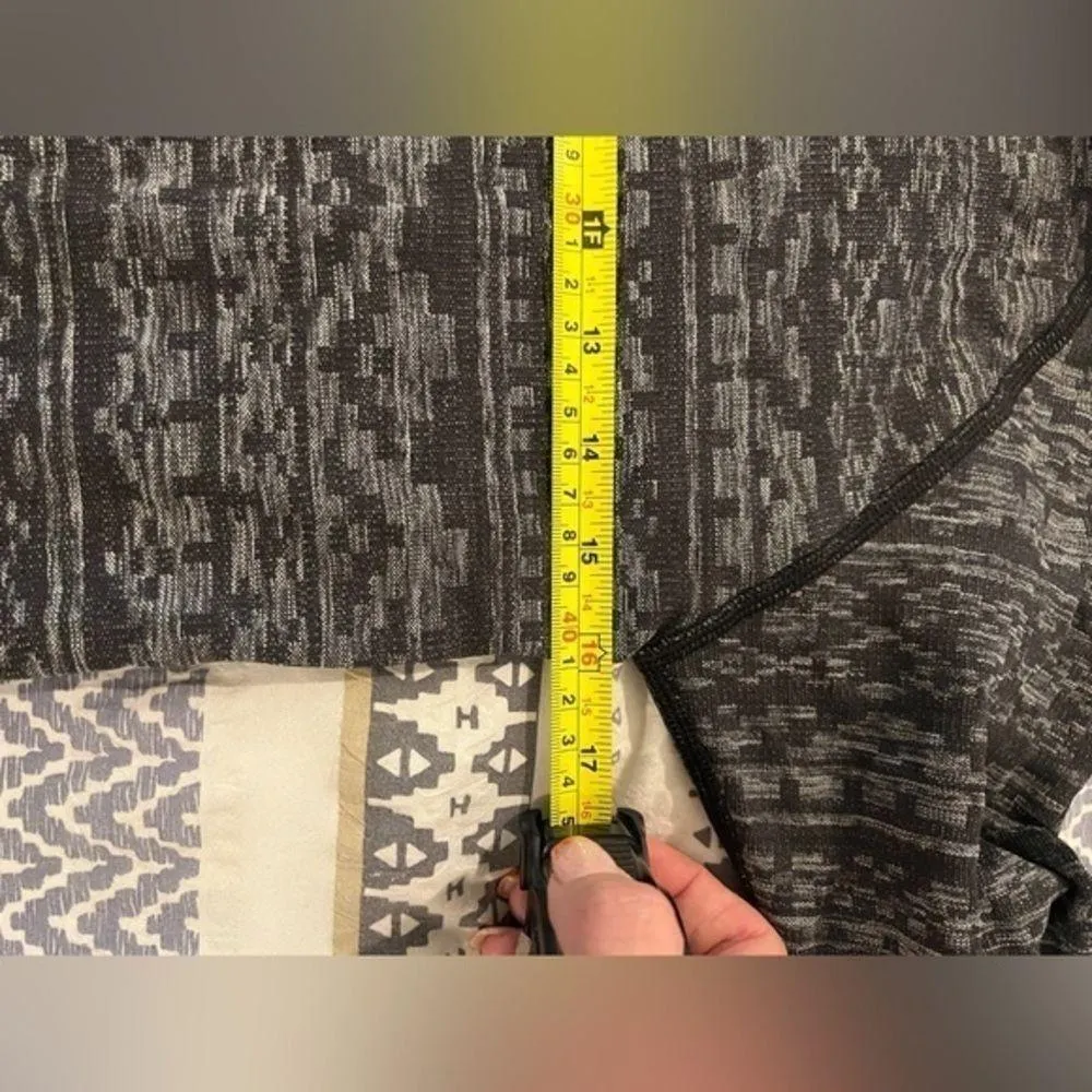 Lululemon Rest Less 1/4 zip Long Sleeve Thumbholes Shirt Mock Neck‎ Womens - Image 3