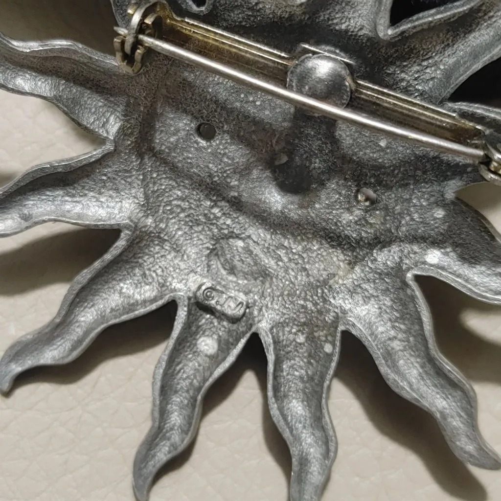 Sun Brooch Pin Vintage Pewter Smiling Unique Sunburst JJ Piece Silver - Image 4