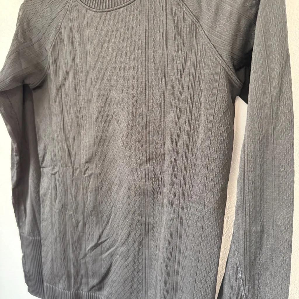 Lululemon Rest Less Long Sleeve Shirt Sz 2 - Image 4
