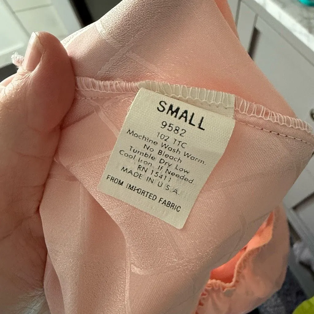 Vintage Cinema Etiole Women’s Small Silky Pink 2 Piece Pajama set - Image 8