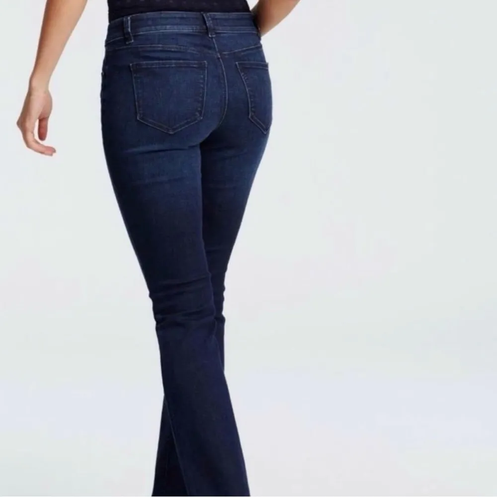Ann Taylor Dark Blue Curvy Bootcut Jeans Size 6 - Image 2