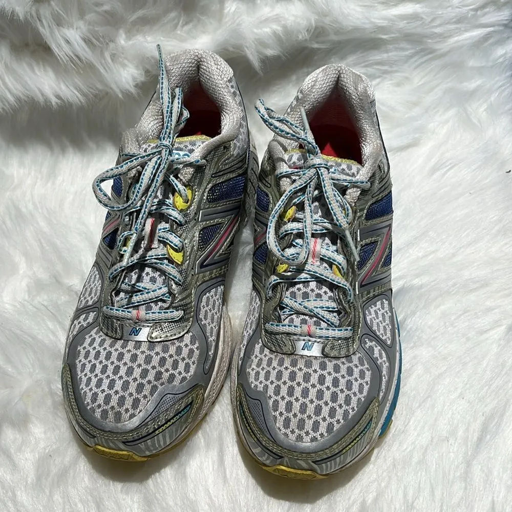 Ladies New Balance 860 V4 Size 8.  B71 - Image 3