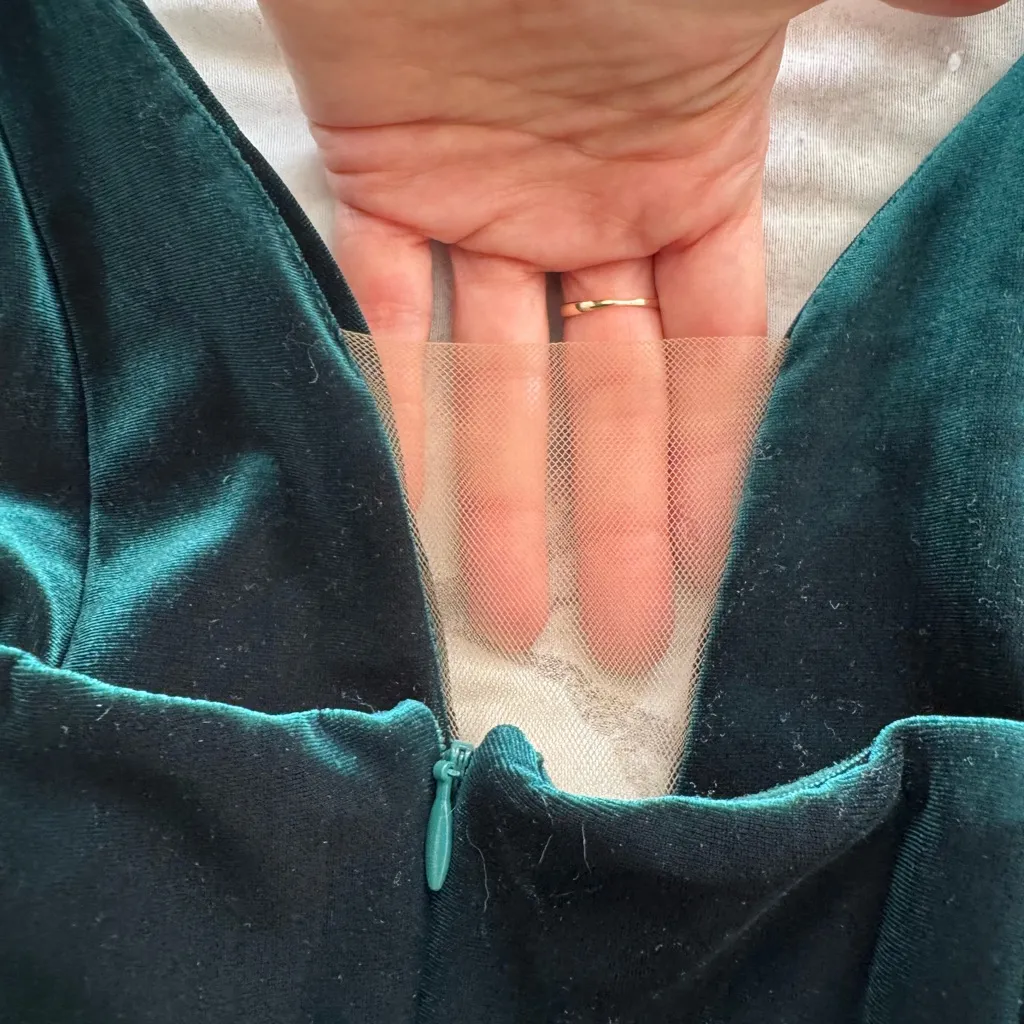 Michael Costello x Revolve dark green Asymmetrical Velvet maxi Dress, size S - Image 7