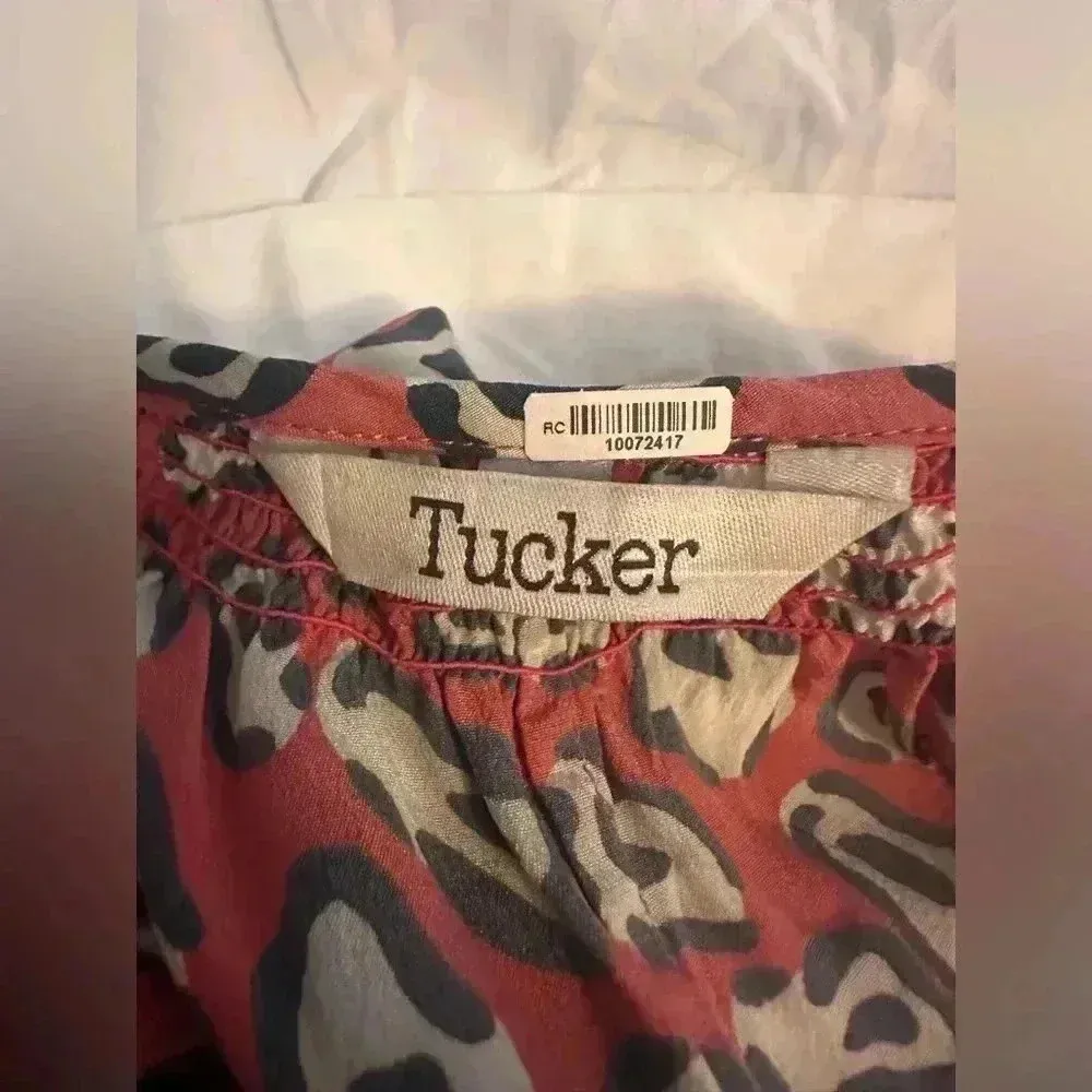 Tucker 100% Silk Red and White Floral Camisole with Scoop Neck Size L - Image 5