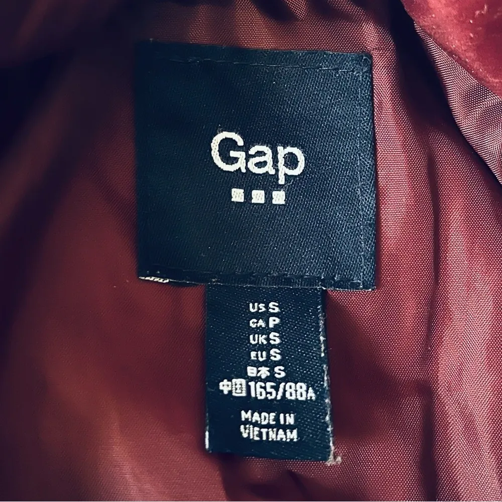 Gap Lightweight Puffer Jacket Ruby Wine Size Small - Image 2