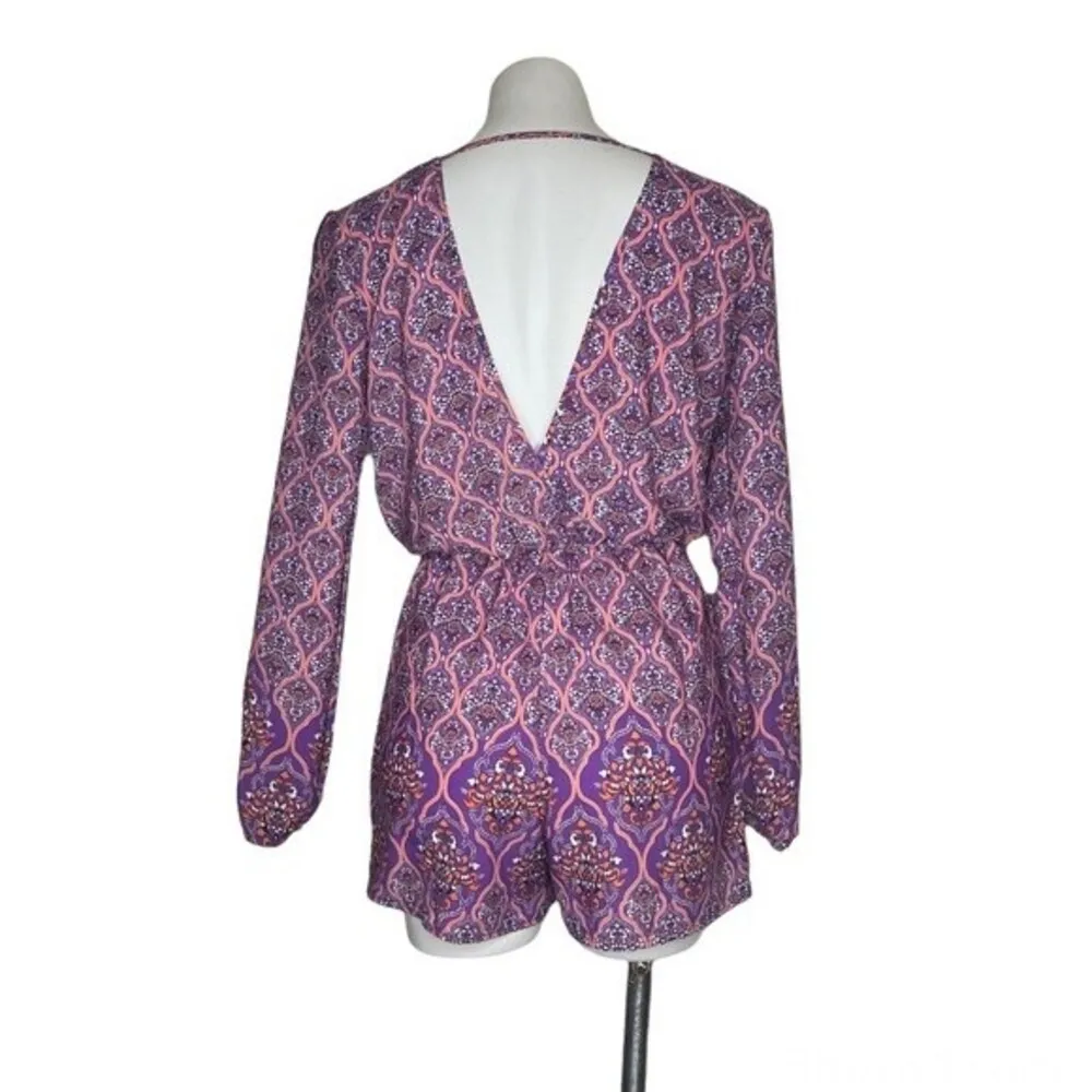 ROMEO + JULIET Romper Purple Print Open Sleeves Shorts Size Medium - Image 2
