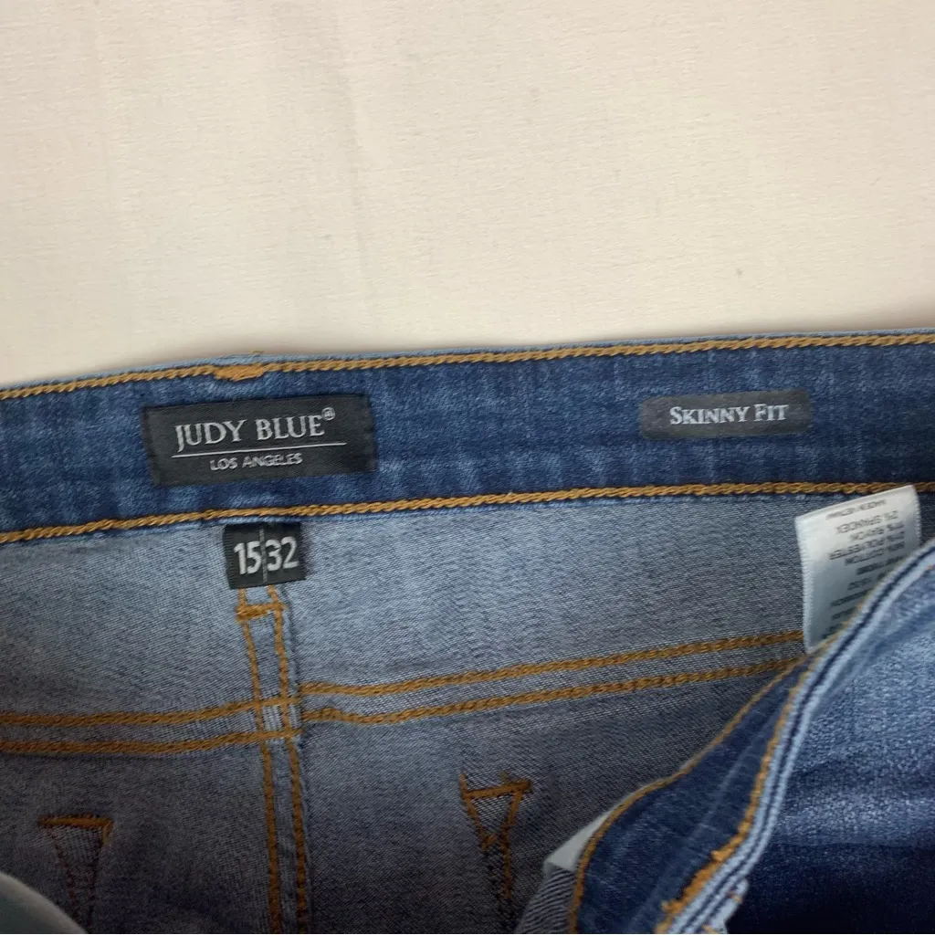 Judy Blue size 15 32 skinny fit plaid Light Wash Distressed Jeans cottage red bl - Image 2