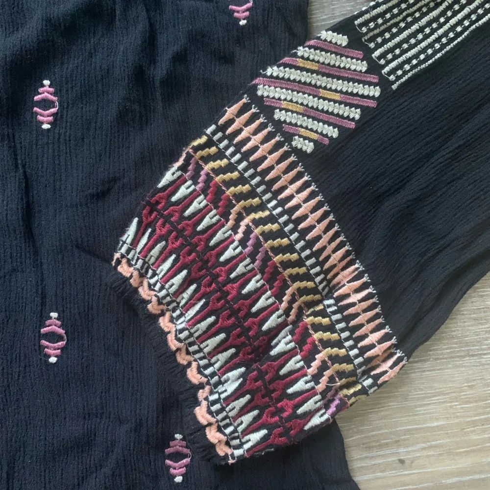 Sundance Catalog Laila Black Peasant Top S - Image 2