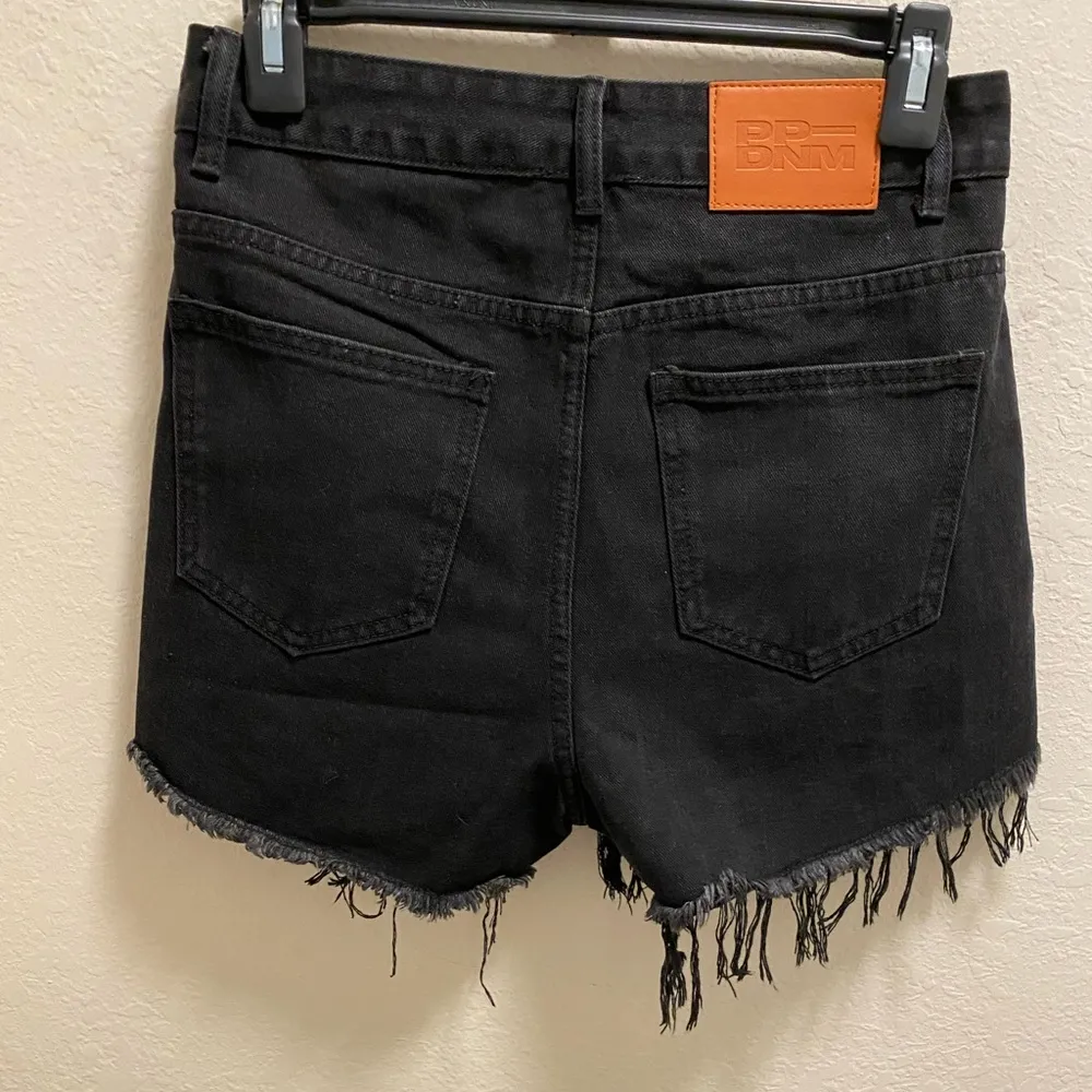 Princess Polly Black Distressed Denim Shorts Size 4 - Image 5