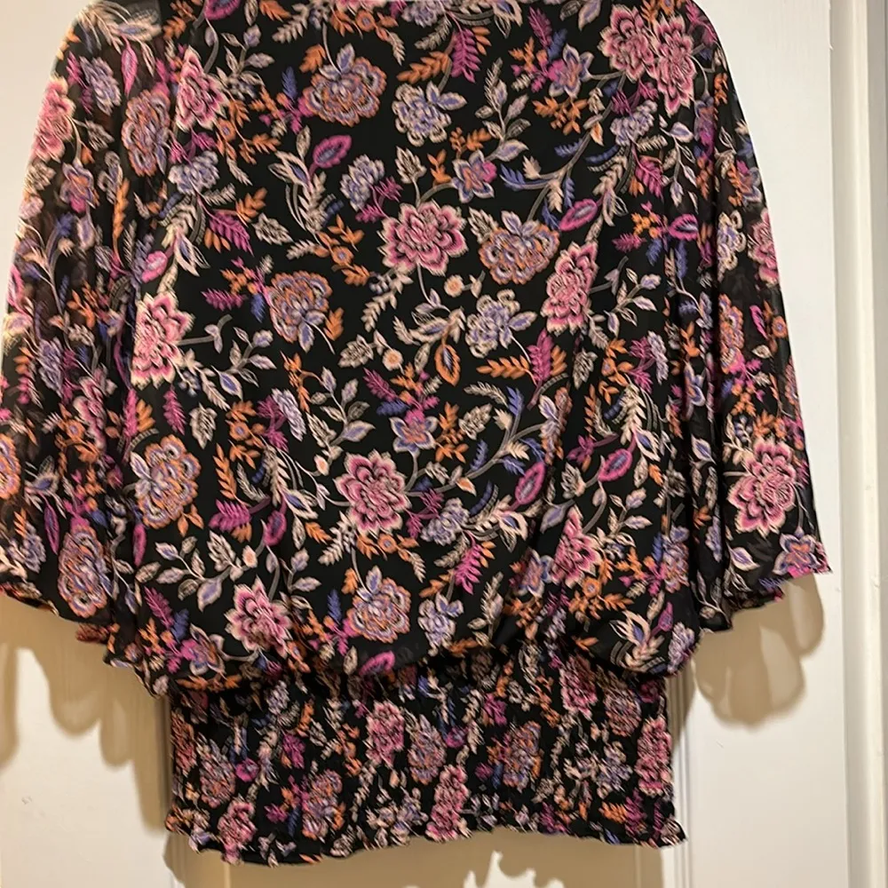 SAME AND JESS…BLACK AND PINK ORANGE AND PURPLE FLORAL BLOUSE SHEER OVERLAY LINED Black - Image 6