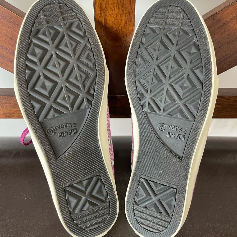 Converse All Stars removable insoles shoes in a size women’s 9 men’s 7.5 - Image 12