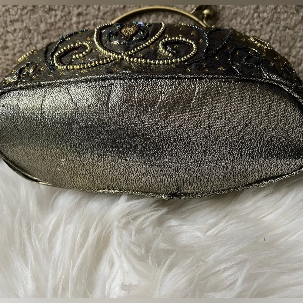 Vintage 70s Gold beaded lame egyptian flapper girl formal purse evening clutch - Image 10