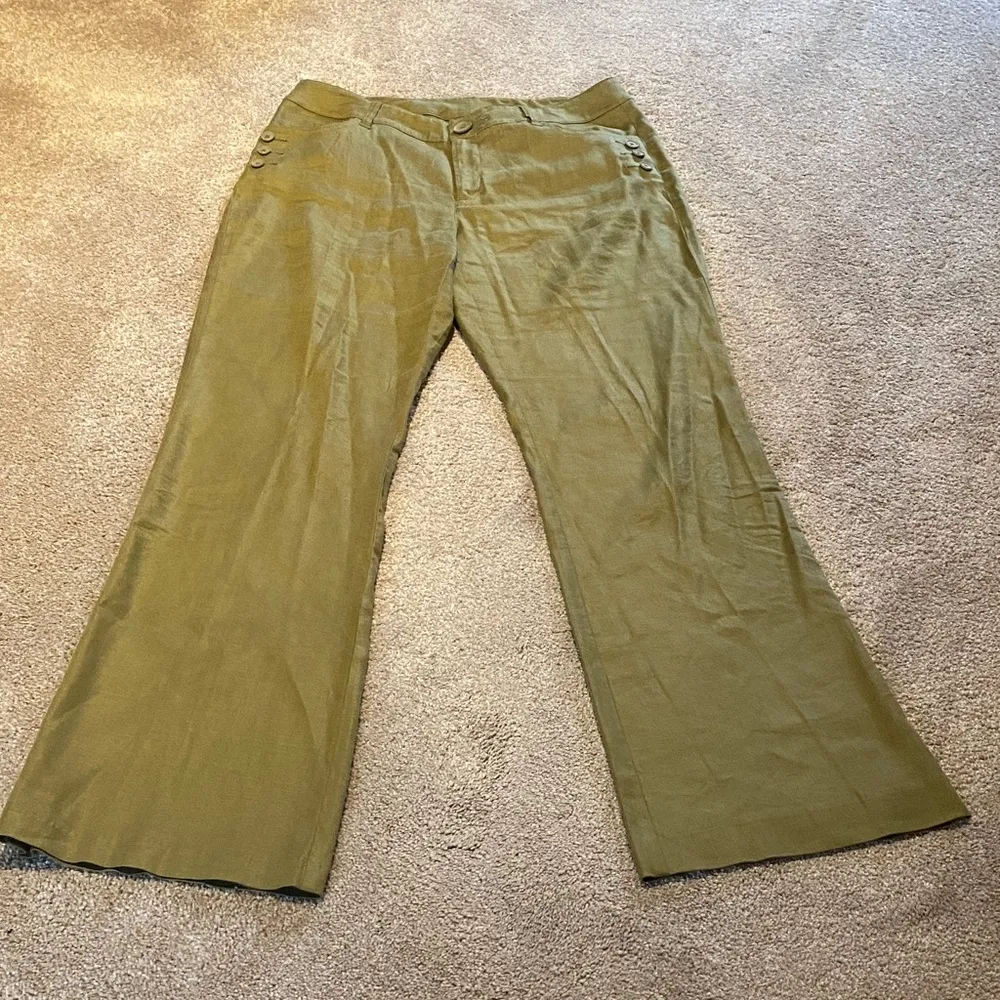 Cabi Linen Iridescent Olive Green Sailor Button Detail Wide Leg Pants Size 10 - Image 2