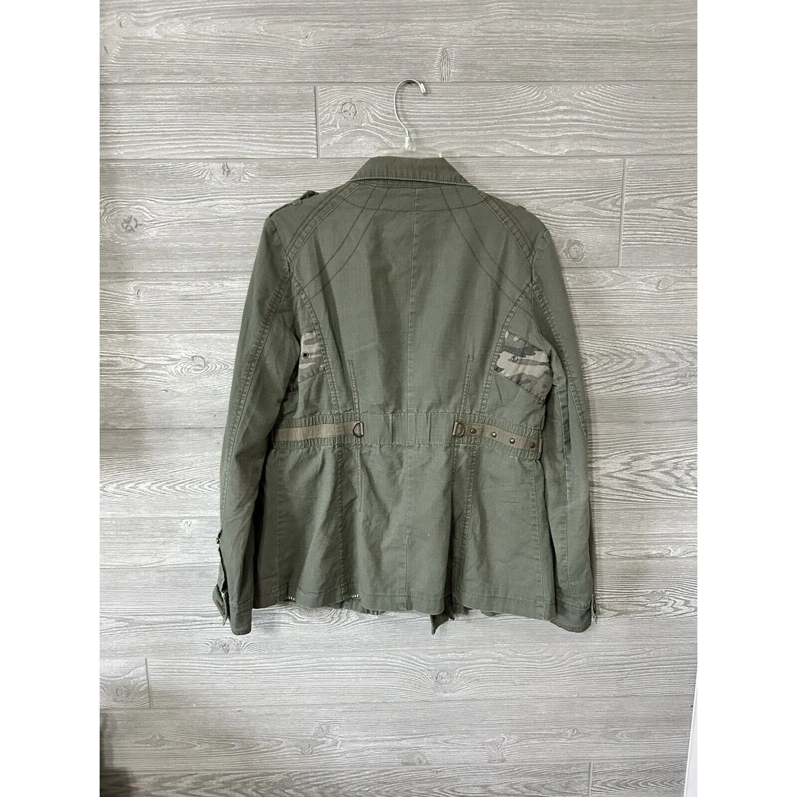 Womens Daytrip Blinged camo button up jacket w‎ pockets - size Large - Image 5