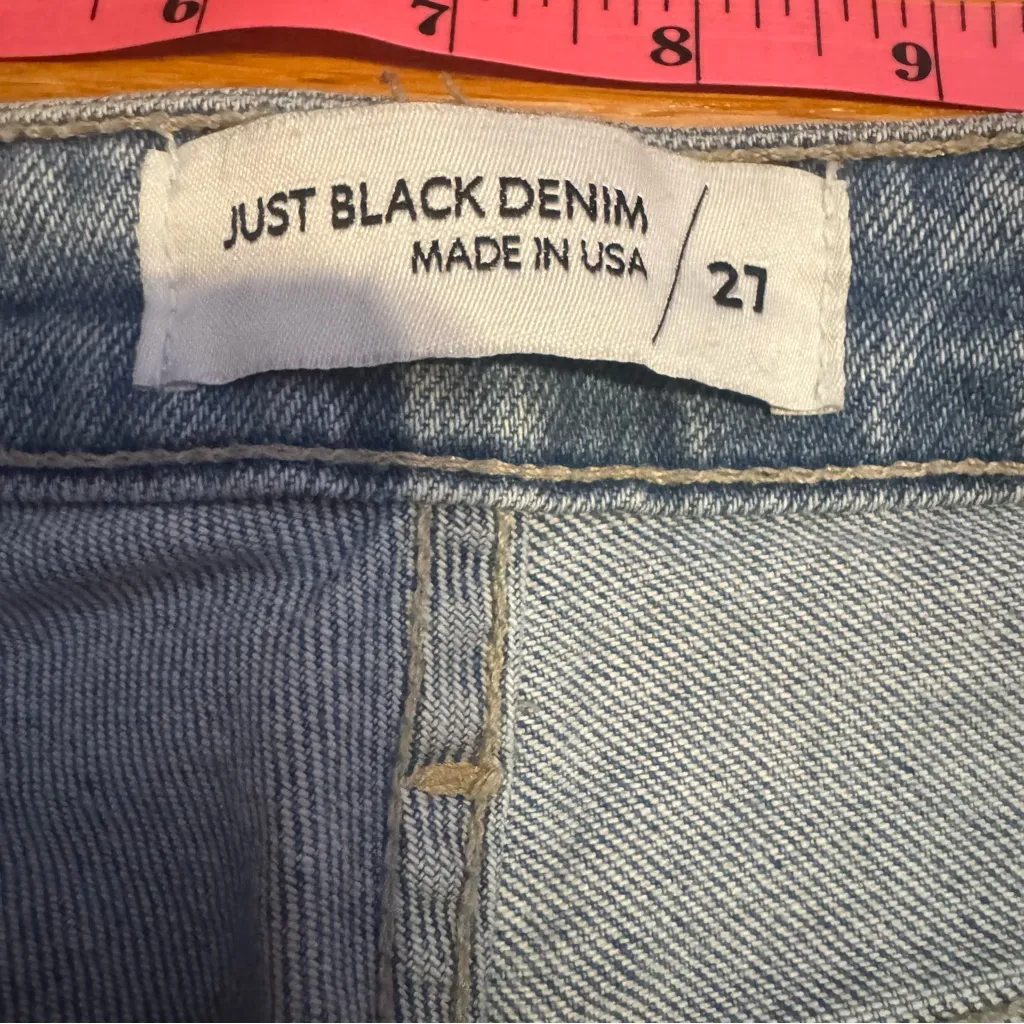 just black denim straight leg light wash frayed jeans size 27 made in usa - Image 2