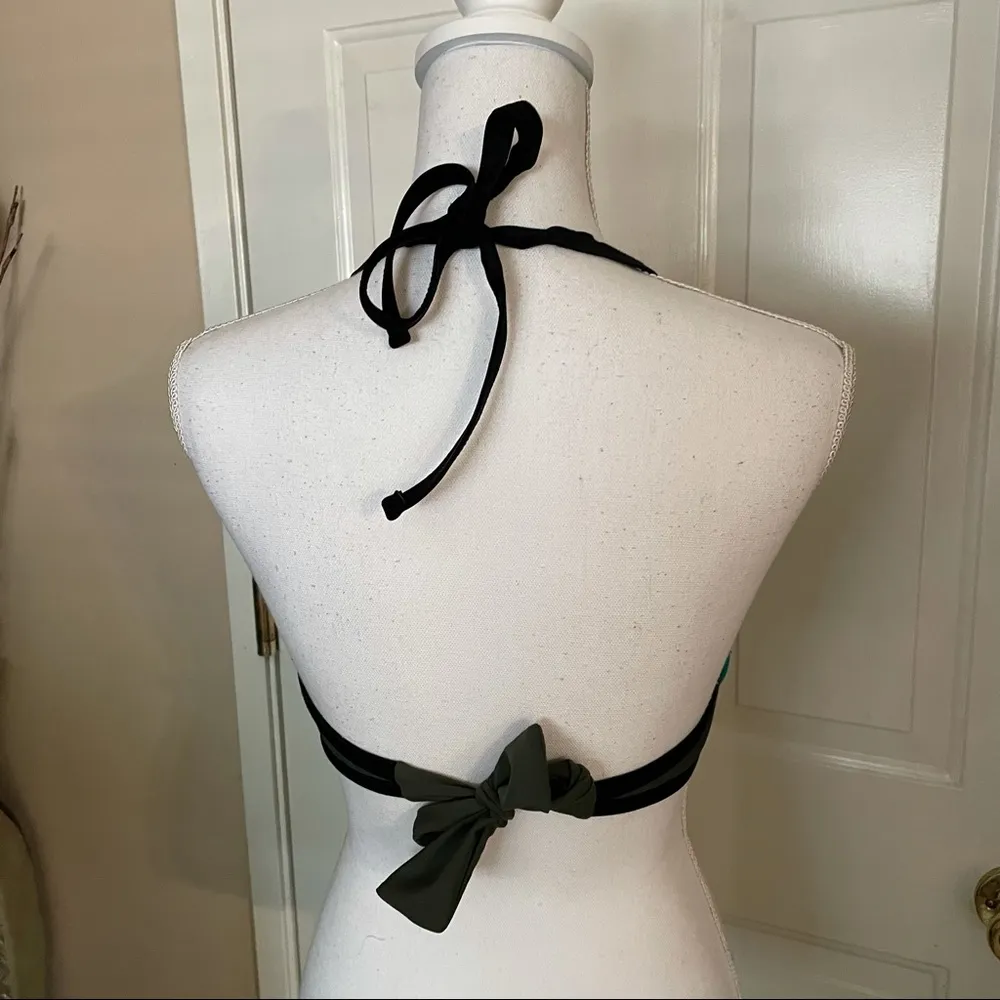 Xhilaration Women’s Color Block Swim Top - Image 4